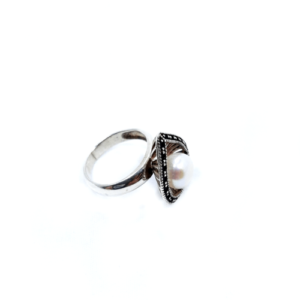 anillo perla moderna