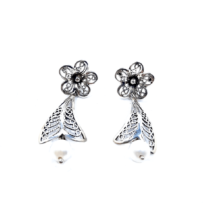 aretes flor con perla natural