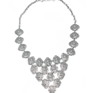 collar colonial con flores 3